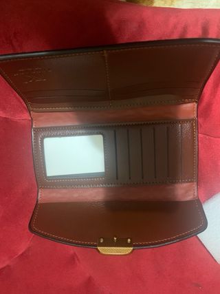 Cartera elegante de piel sintética negra