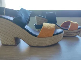 Sandalias cuña Bimba y Lola Talla 39