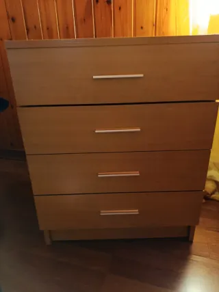 Mesita de noche de madera