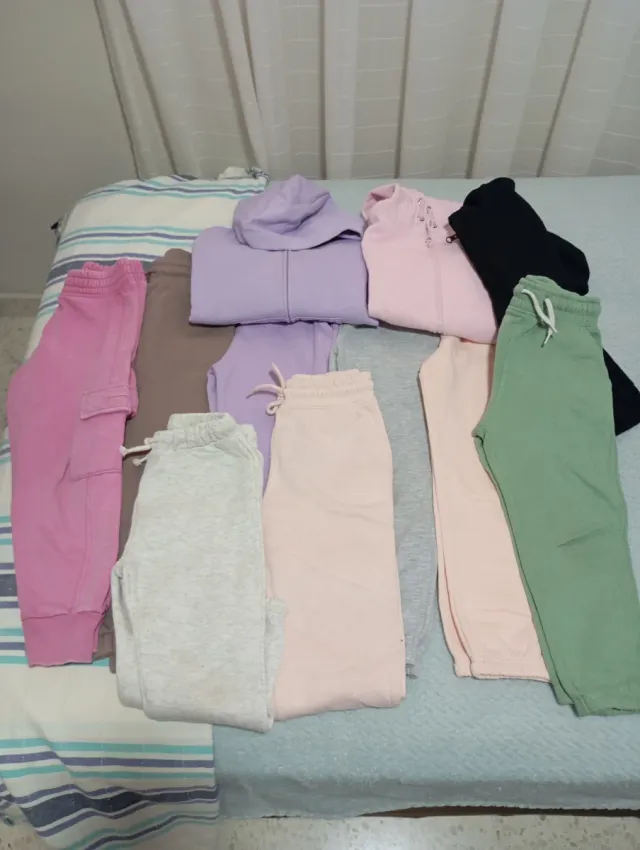 Lote Ropa Niña Talla 4-5: Sudaderas y Pantalones