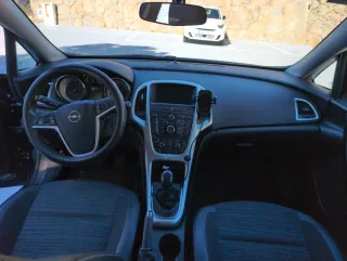 89.000 km - Opel Astra Selective 2015