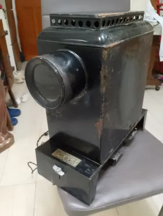 Proiettore Antico a lampadina.