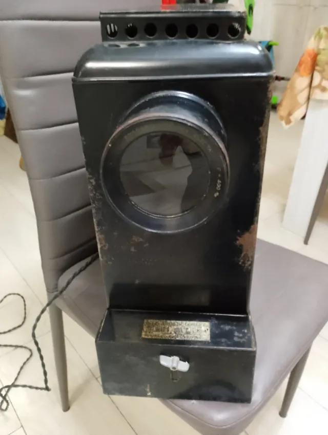 Proiettore Antico a lampadina.