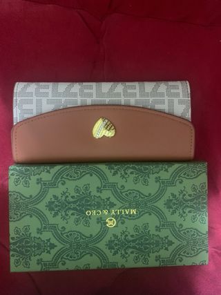 Elegante cartera piel sintética corazón