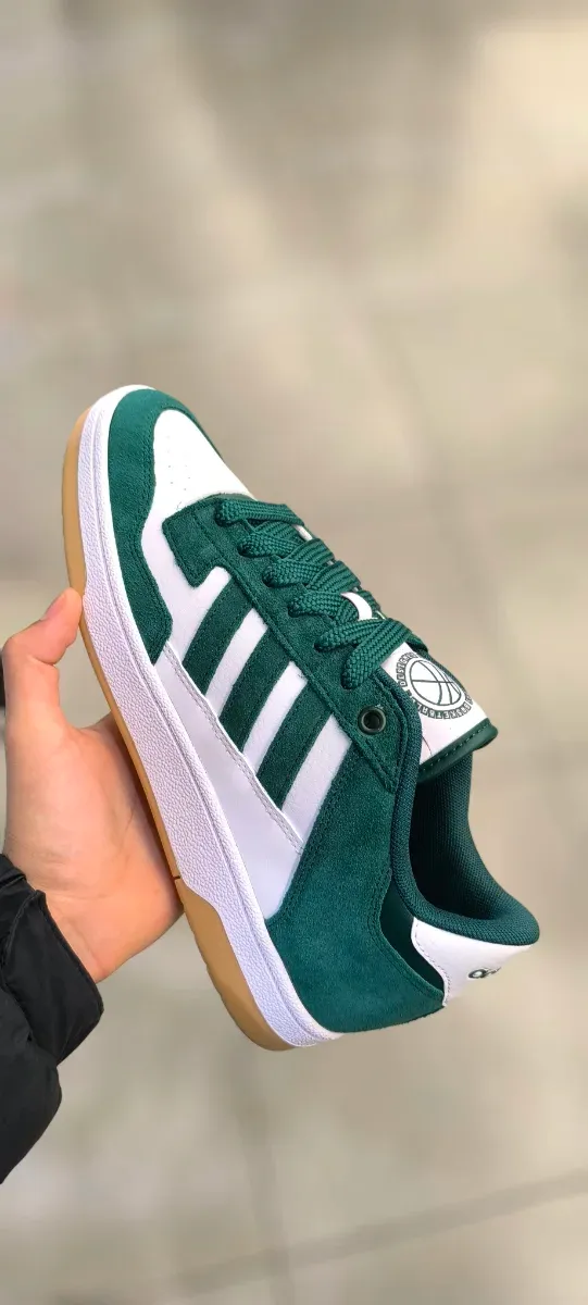Zapatillas Adidas Verdes y Blancas