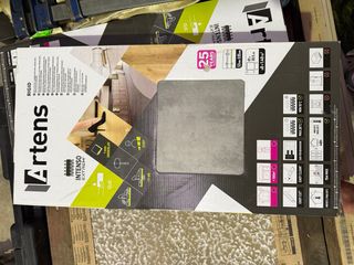 5 cajas de Suelo vinílico Artens Clic Comorat