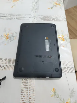 Portátil Asus Sonic Master.Modelo X556U. i7.