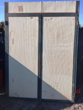 Puertas metálicas industriales