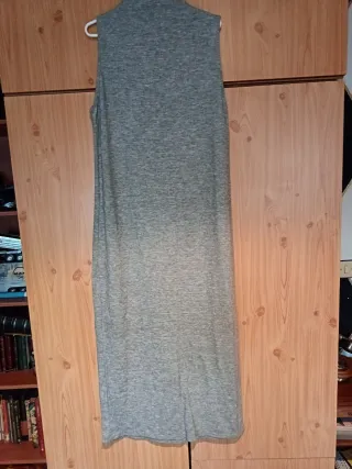 Vestido de punto sin mangas gris