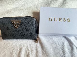 Billetera Guess Negra y Dorada Original