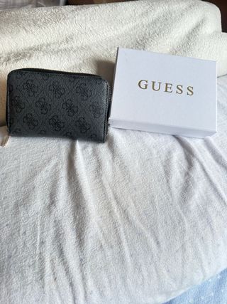Billetera Guess Negra y Dorada Original