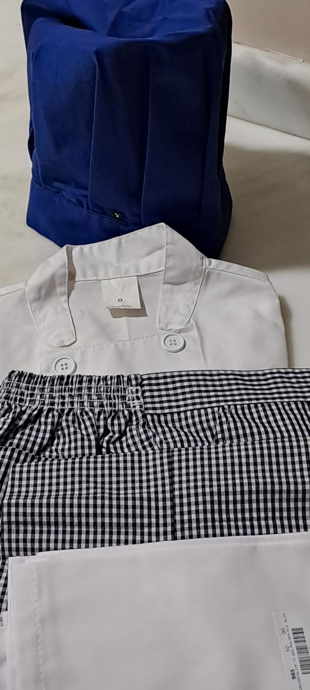 Divisa da cuoco, aiuto cuoco, ottime cond.