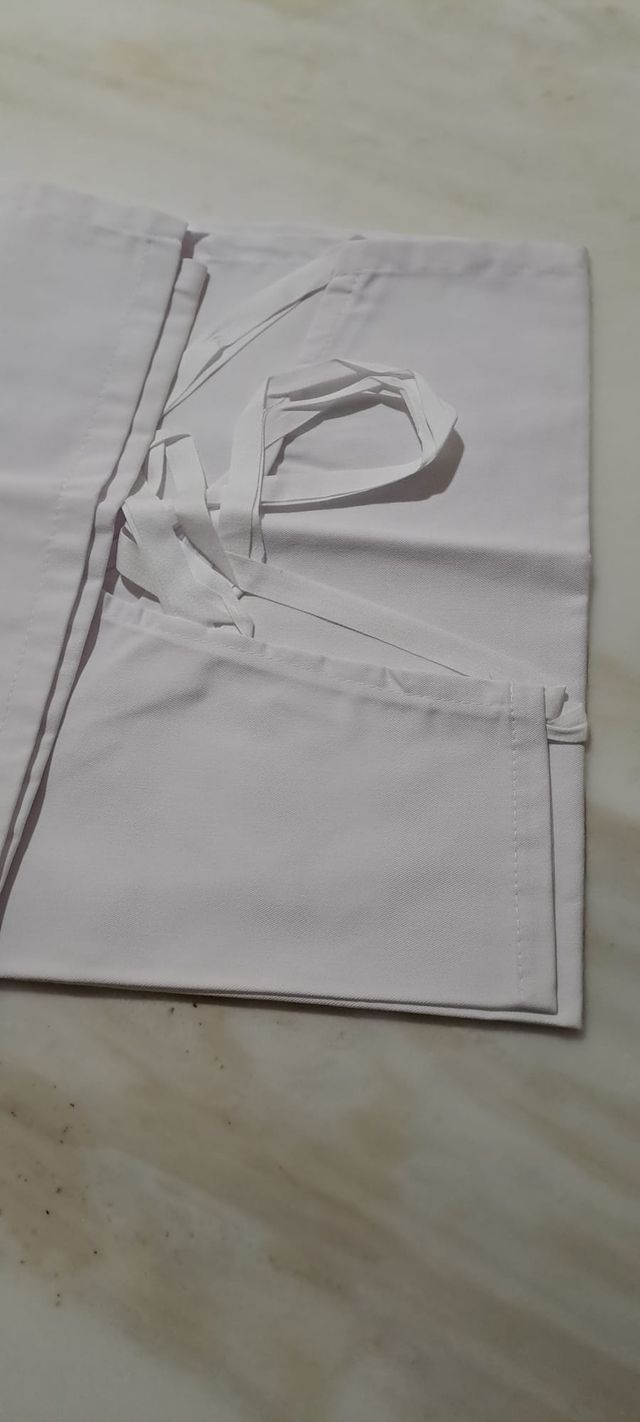 Divisa da cuoco, aiuto cuoco, ottime cond.