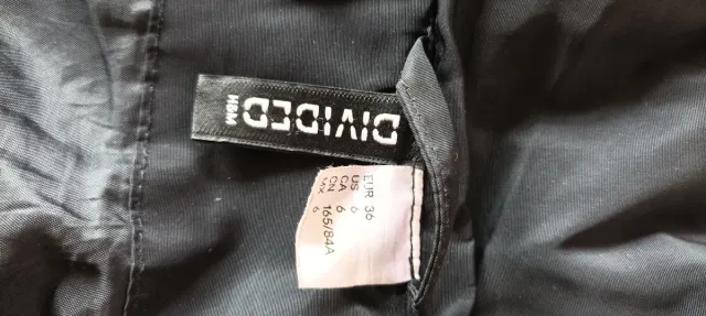 Cazadora acolchada mujer negra