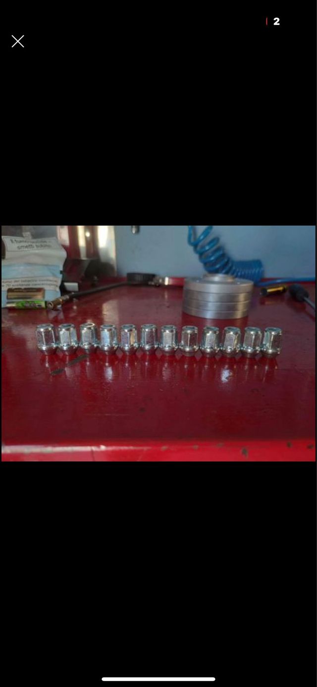 Bulloni e Distanziali per Auto