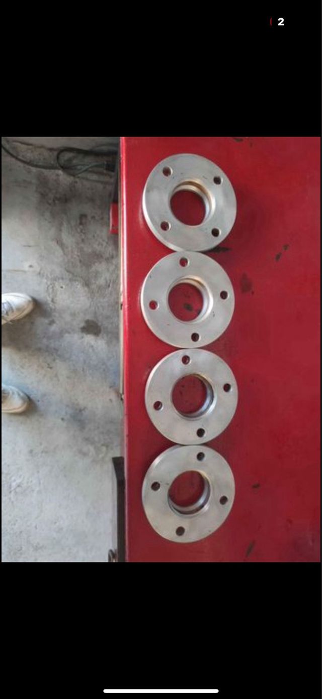 Bulloni e Distanziali per Auto