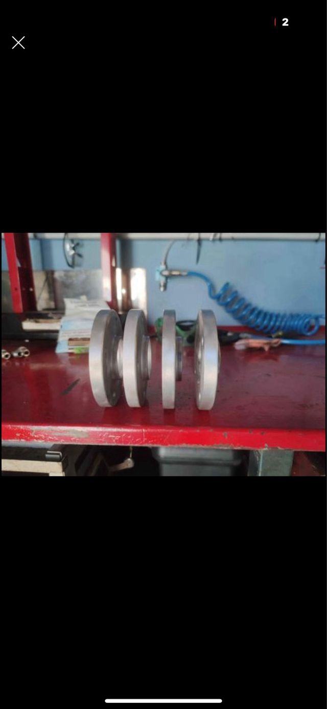 Bulloni e Distanziali per Auto