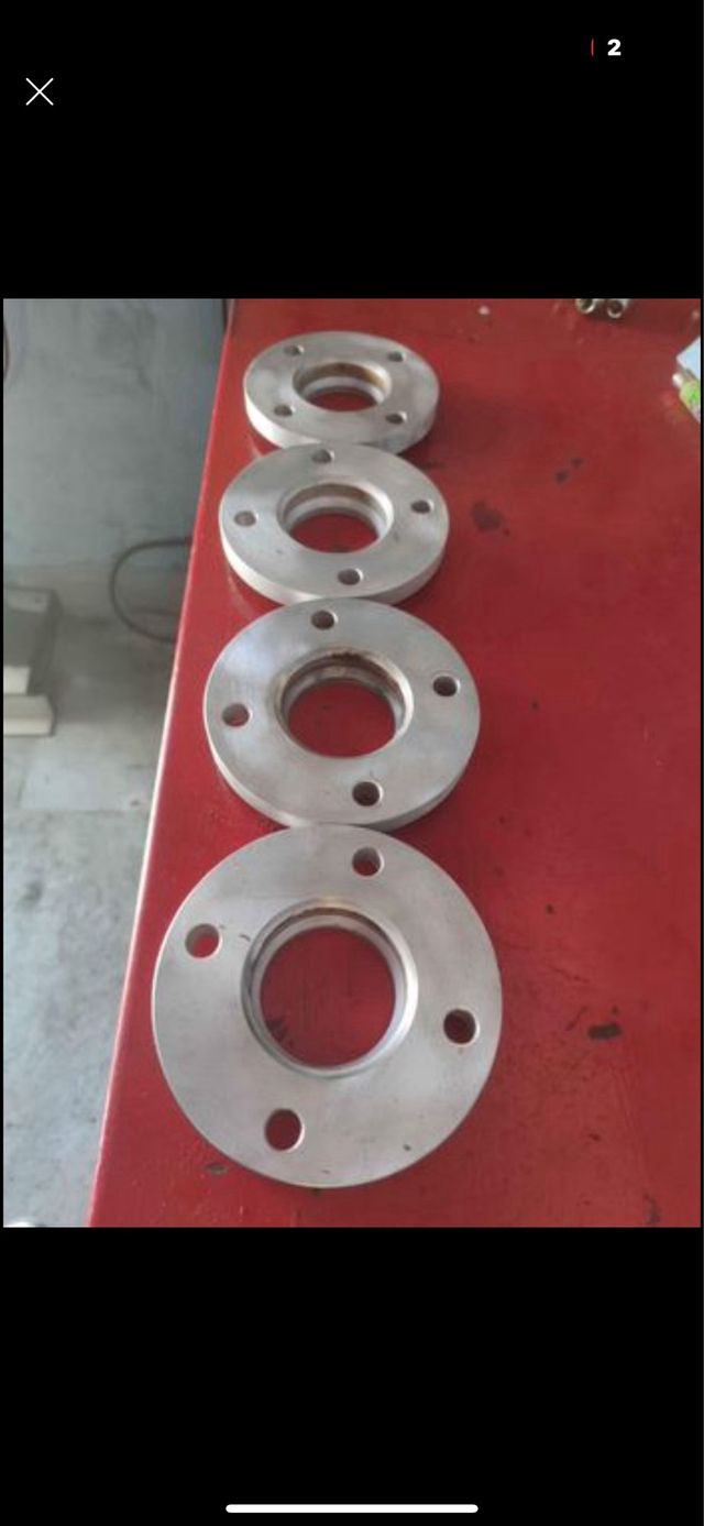 Bulloni e Distanziali per Auto