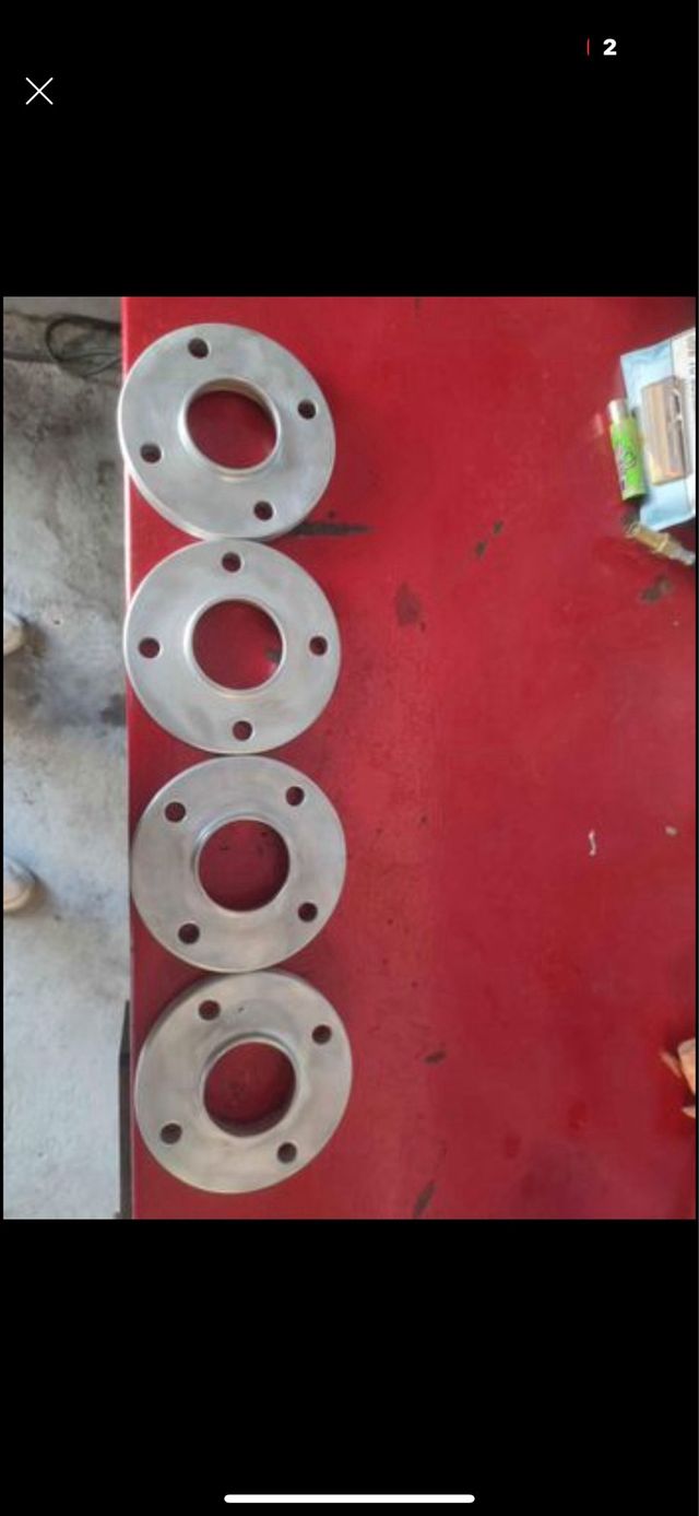 Bulloni e Distanziali per Auto