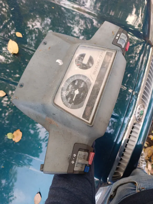 Carcasa Cuenta Km Suzuki Lido 75
