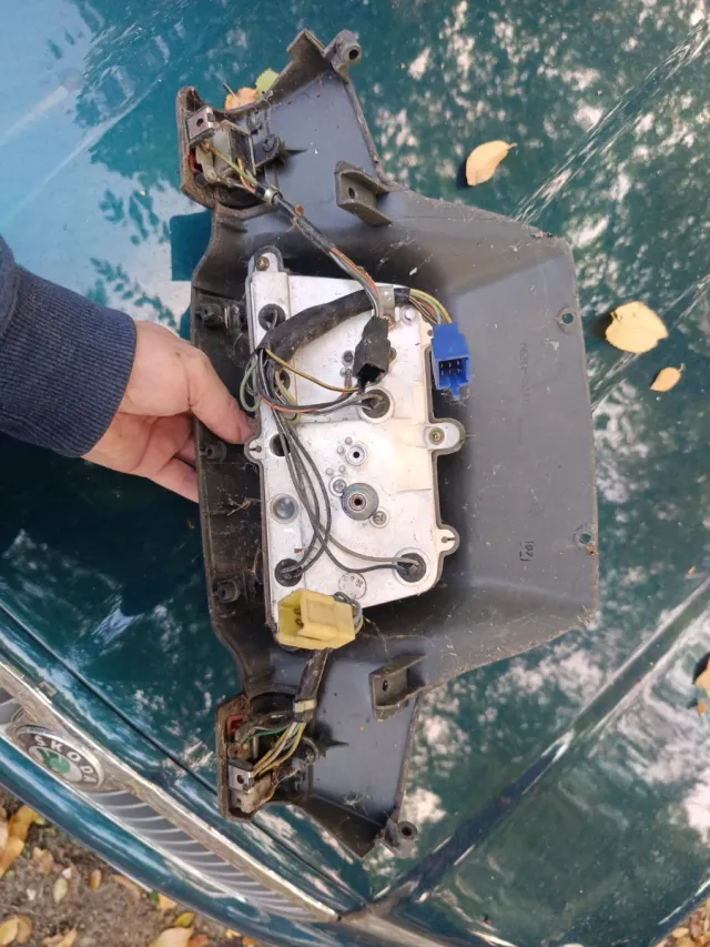 Carcasa Cuenta Km Suzuki Lido 75