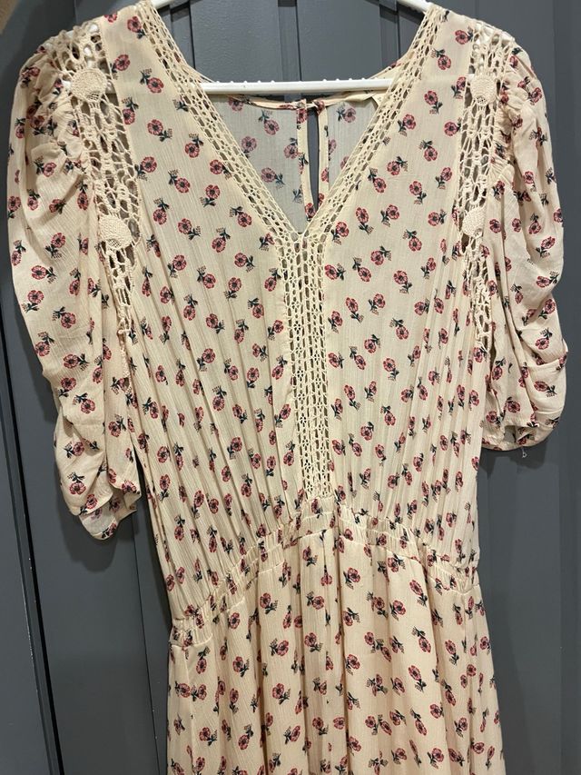 Vestido midi bohemio flores beige y rosa