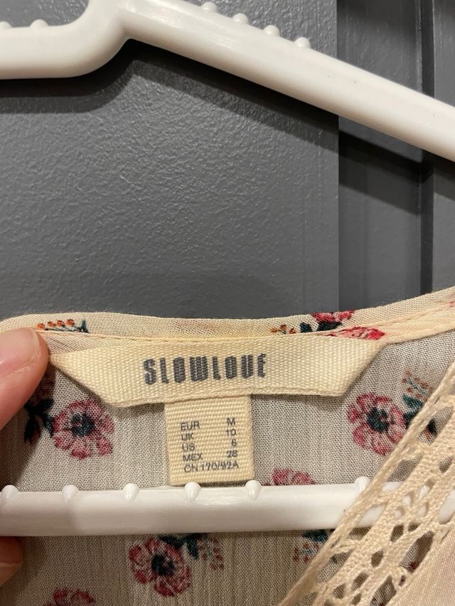 Vestido midi bohemio flores beige y rosa