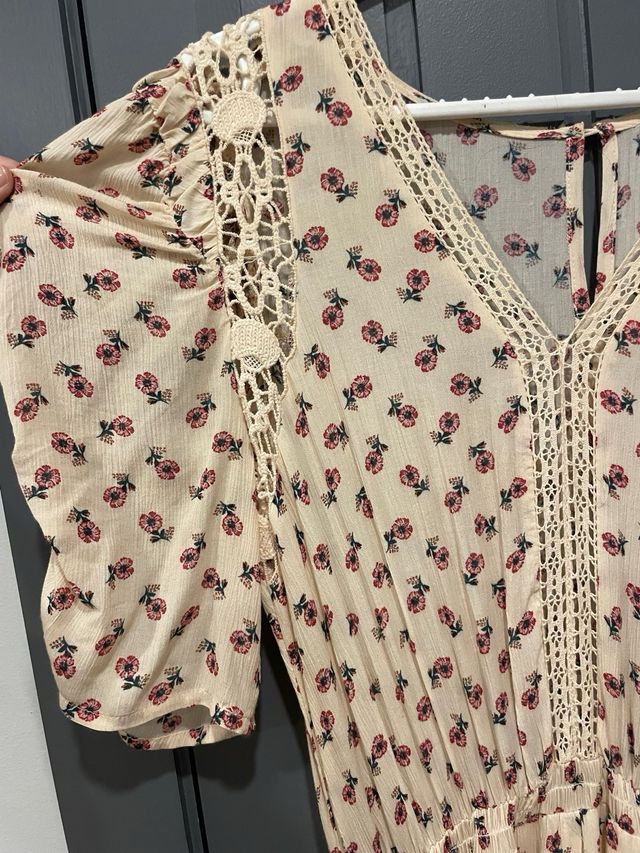 Vestido midi bohemio flores beige y rosa