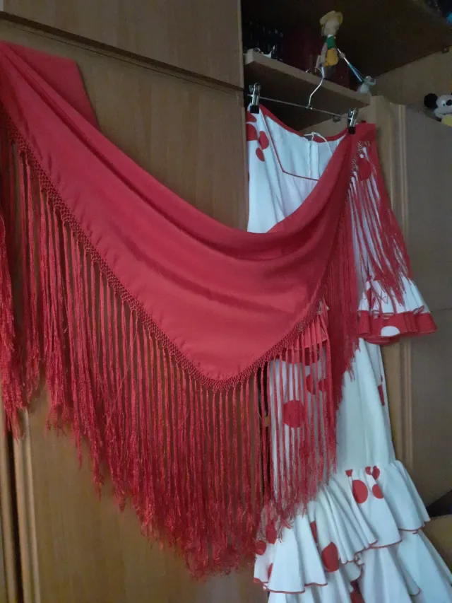 Exclusivo traje Flamenca de lunares rojo y blanco