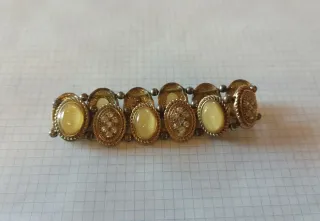 Pulsera elástica con piedras ovaladas