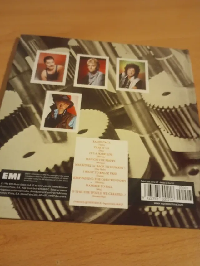 Libro CD Queen The Works