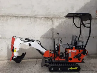 Miniexcavadora 800 kg con brazo oscilante