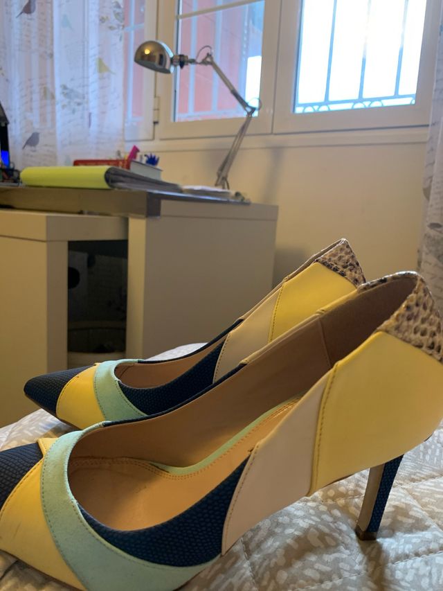 Tacones multicolores