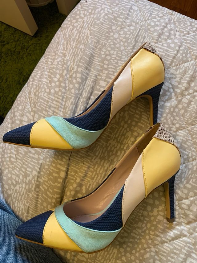 Tacones multicolores
