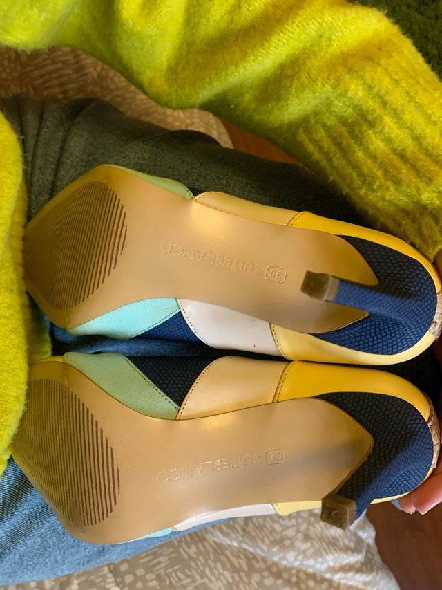 Tacones multicolores