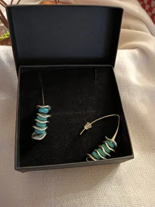 Pendientes largos color plata y turquesa