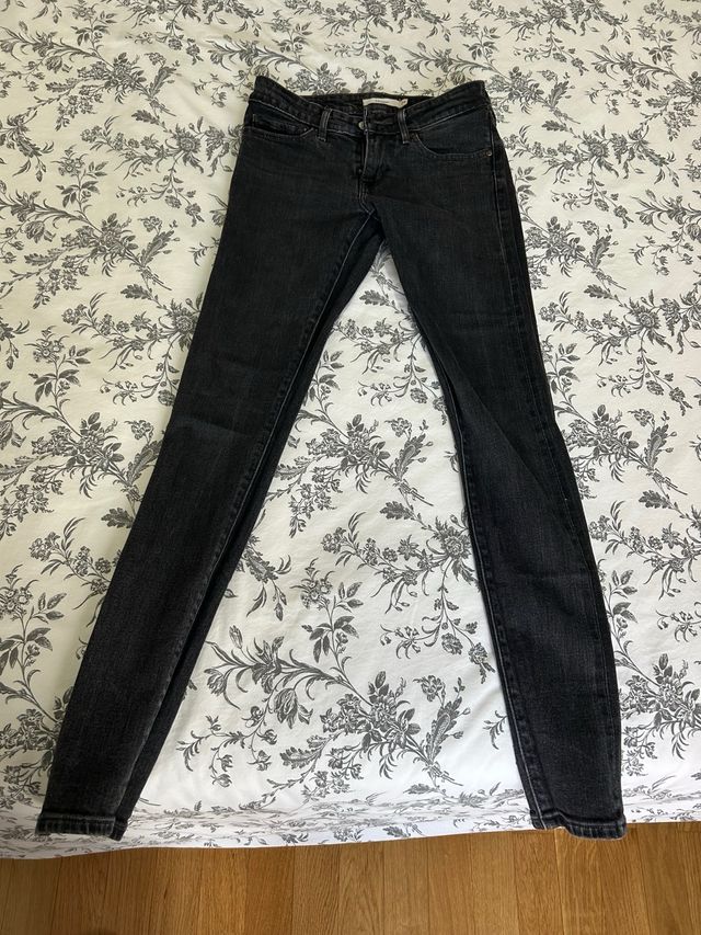 Vaqueros Levi's 711 Skinny Negros/Grises
