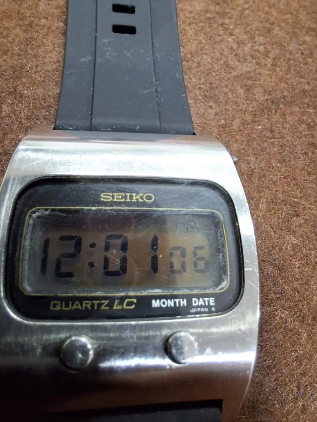 Reloj Seiko Quartz LC Digital Plata Negro años 80
