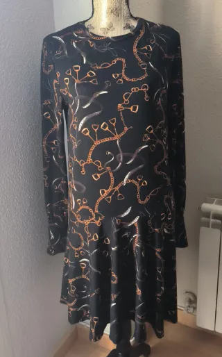 Vestido cadenas Zara