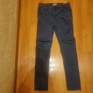 Pantalón chinos y vaqueros largos de niño.