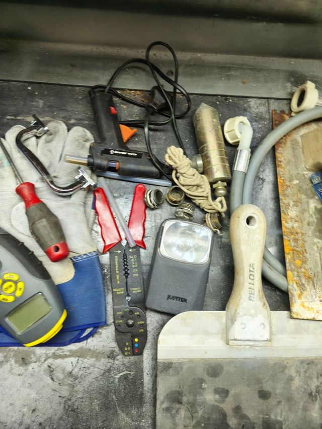 Lote Herramientas Manuales y Eléctricas