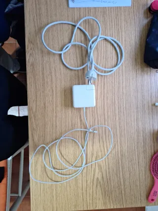 Cargador de Macbook Precio negociable