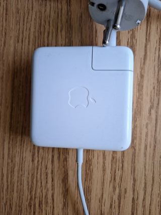 Cargador de Macbook Precio negociable