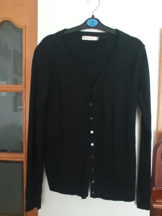 Chaqueta de punto negra para mujer