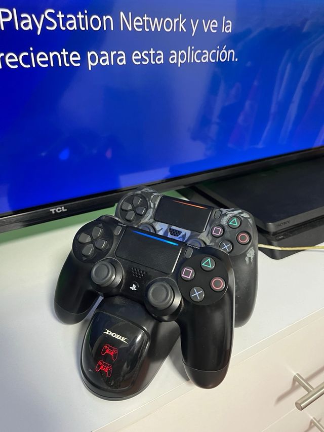 PS4 (PlayStation 4) + 1Mando + Cargador + Juegos
