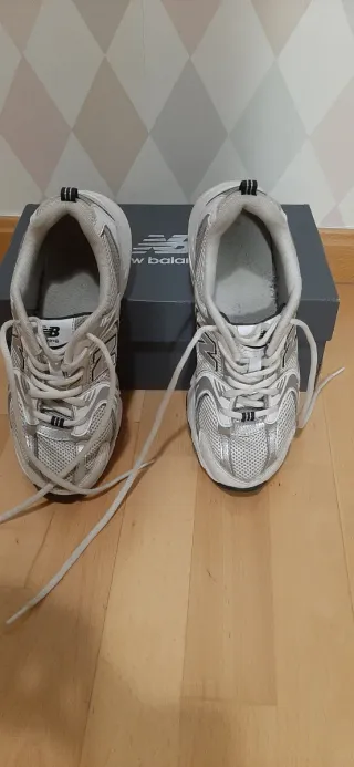 Zapatillas New Balance 37.5 Plata/Blanco