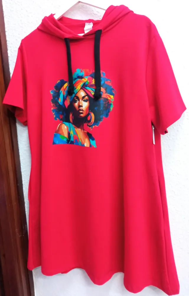 Vestido rojo amplio con estampado