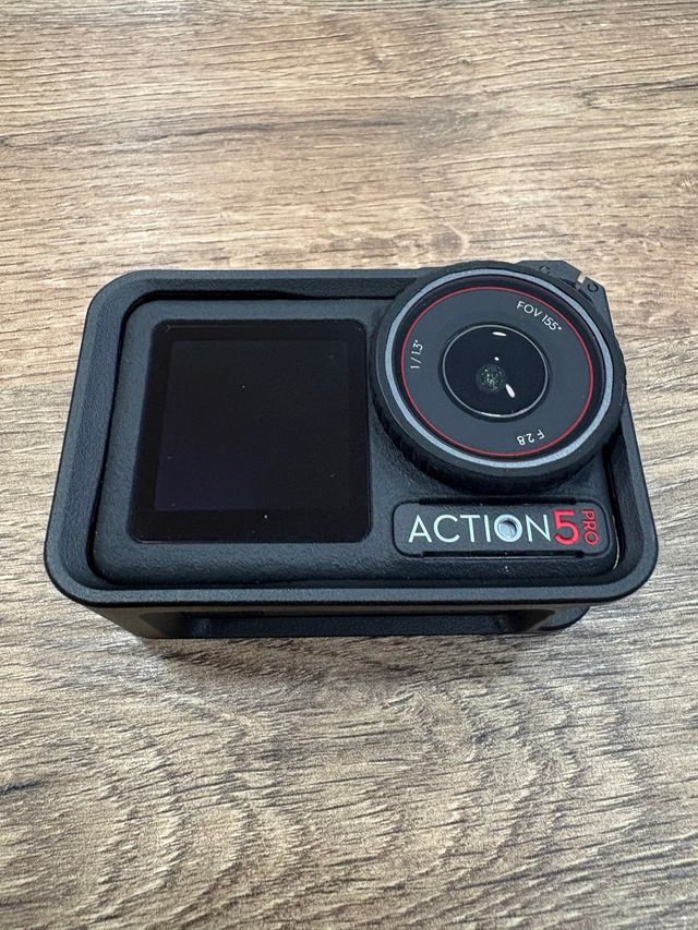 DJI Osmo Action 5 Pro Adventure combo