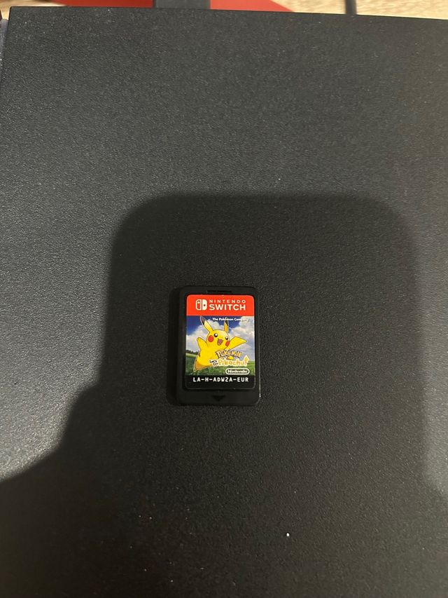 Pokemon Let's Go Pikachu! Nintendo Switch