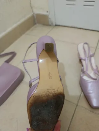 Conjunto bolso y zapatos morados